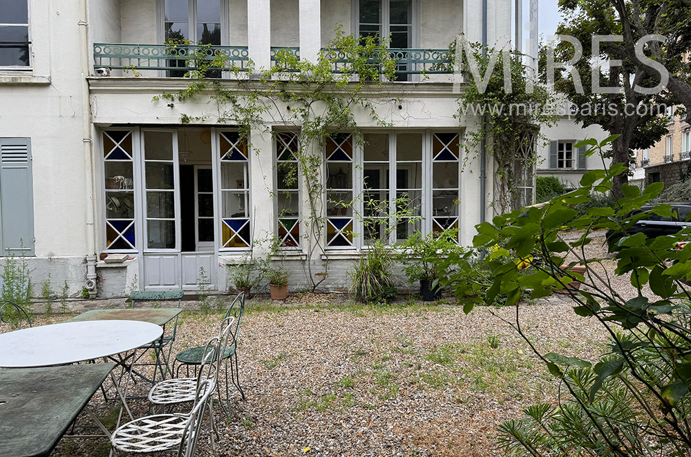 C2337 – Garden