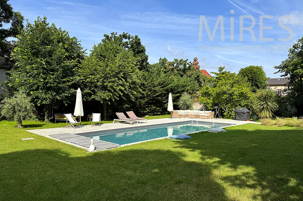 C2207 – Swimming pool