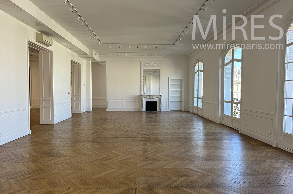 C2324 – Living Room 1