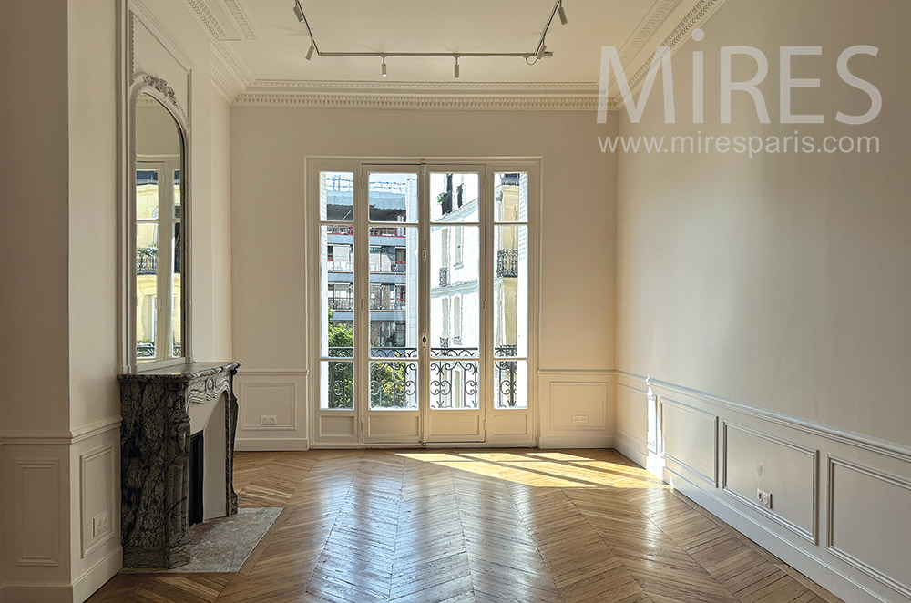 C2324 – Living Room 4