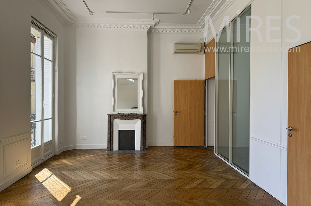 C2324 – Living Room 8