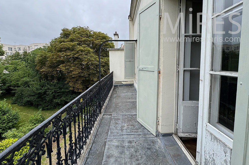C2337 – Balcony 2