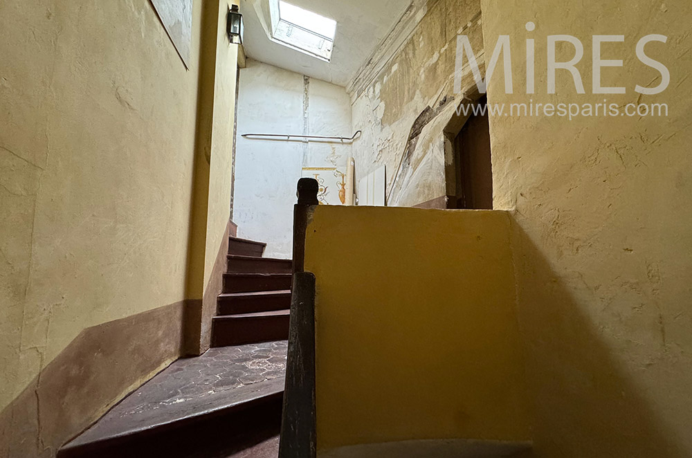 C2337 – Staircase 4