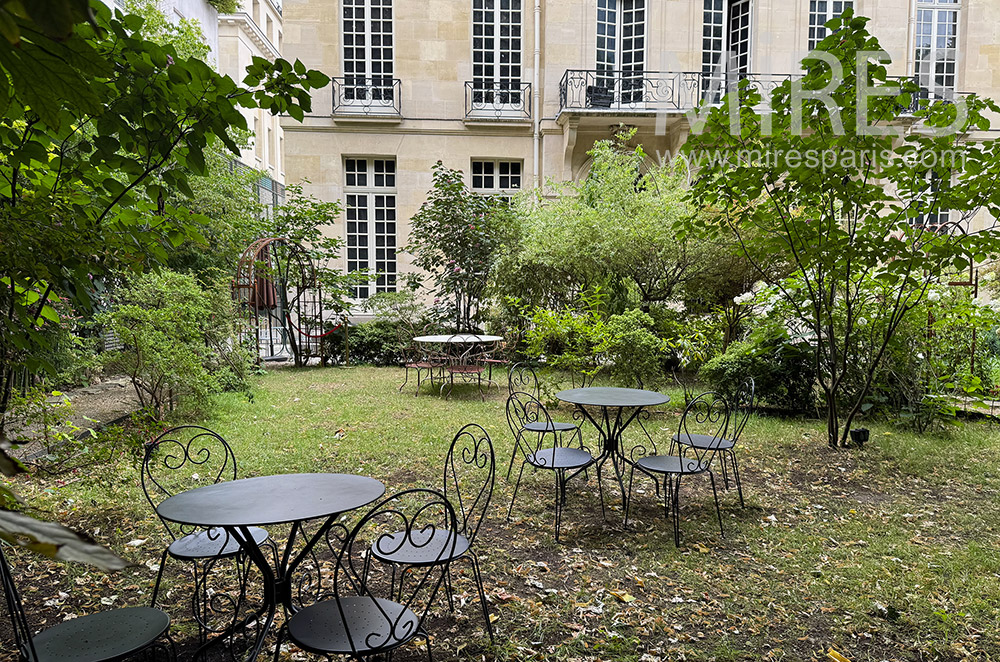 C2338 – Jardin