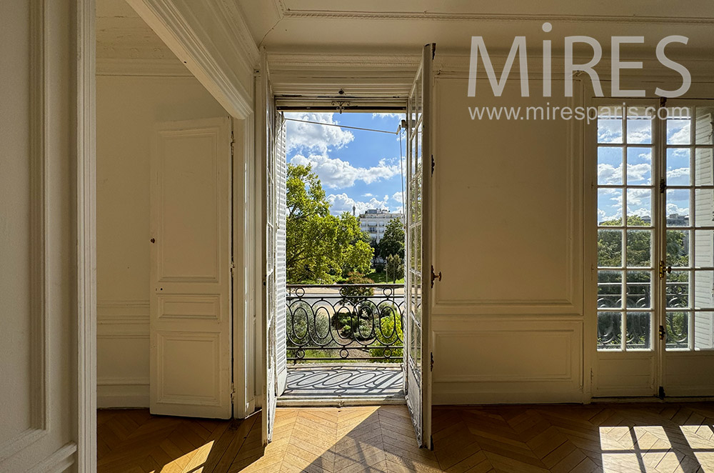 C2345 – Balcon