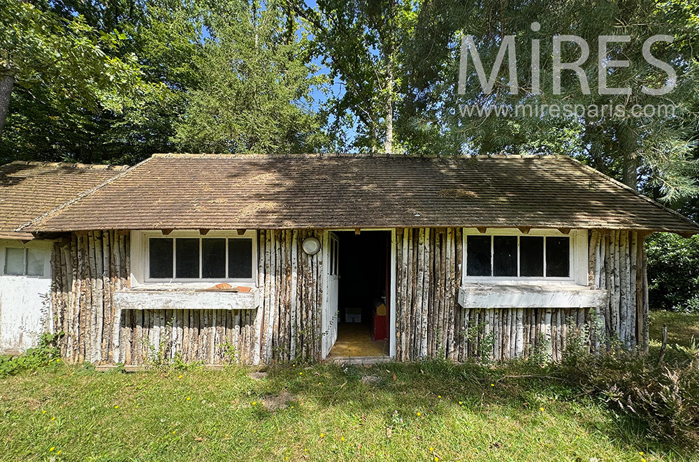 C2346 – Cabane