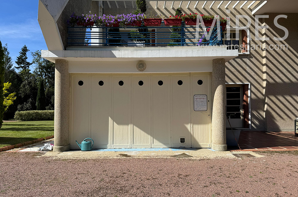 C2346 – Garage 1