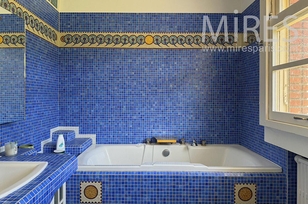 C2346 – Bathroom 1