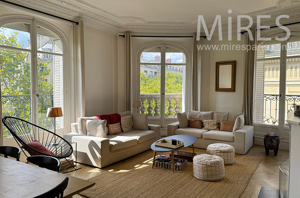 C2348 – Parisian apartment