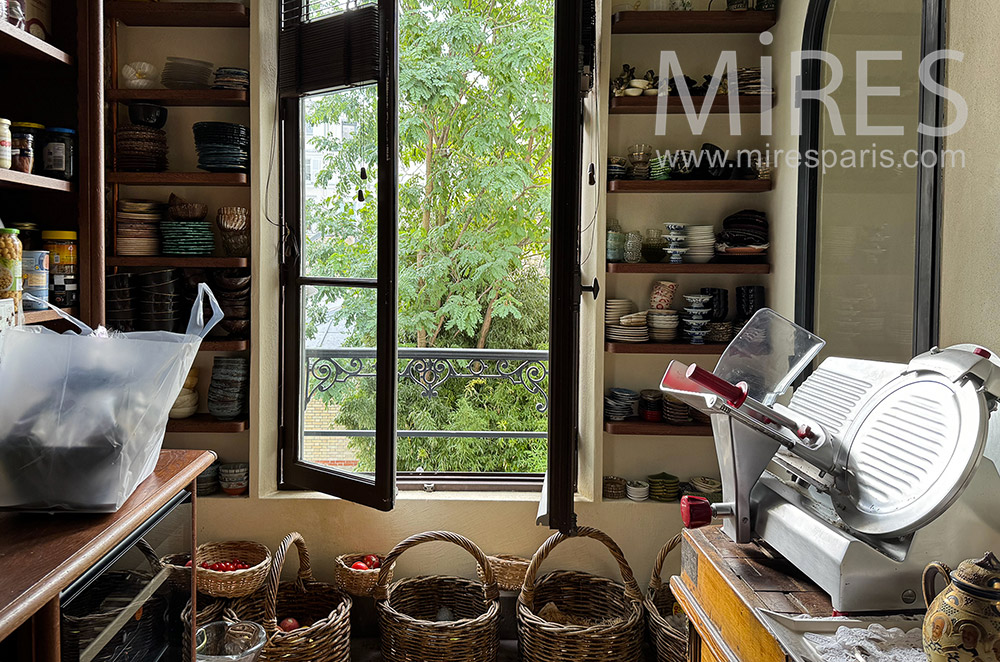 C2349 – Back-kitchen
