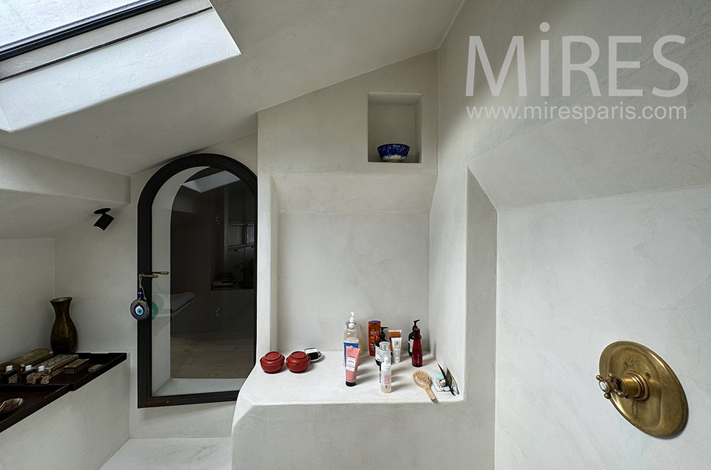 C2349 – Bathroom 2