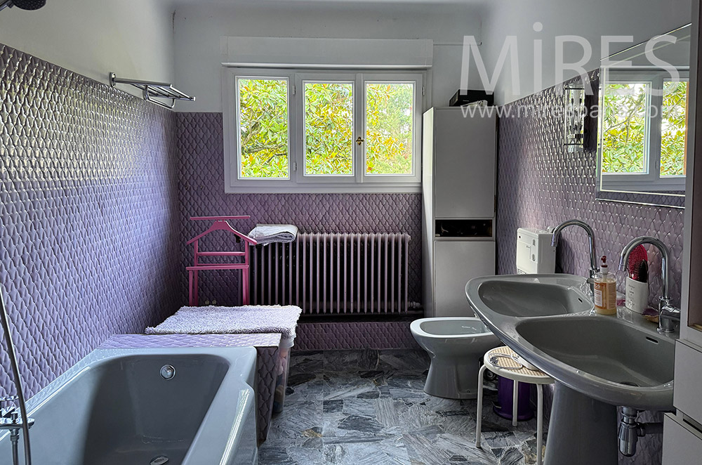 C2351 – Bathroom 3