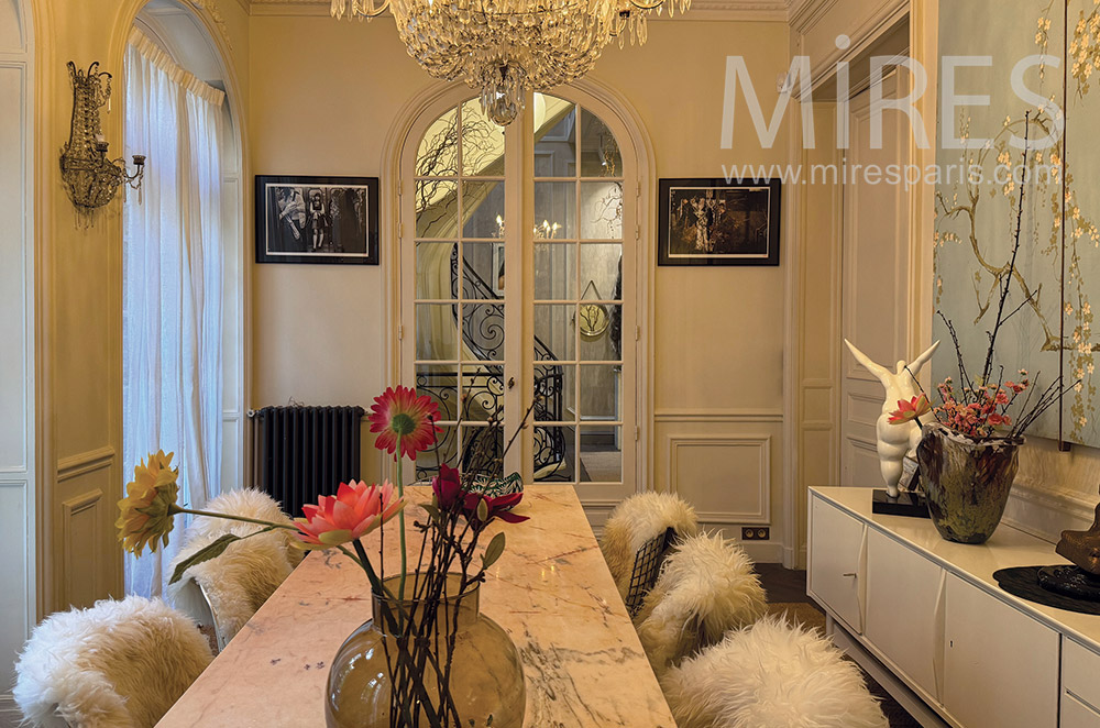 C2352 – Dining room