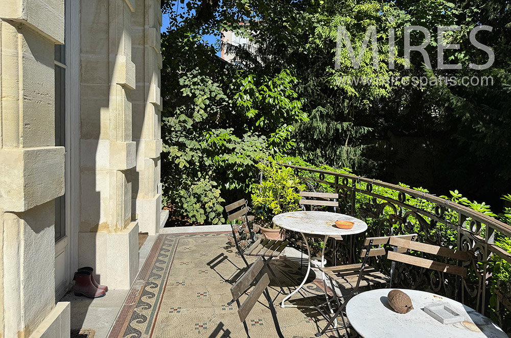 C2353 – Terrace