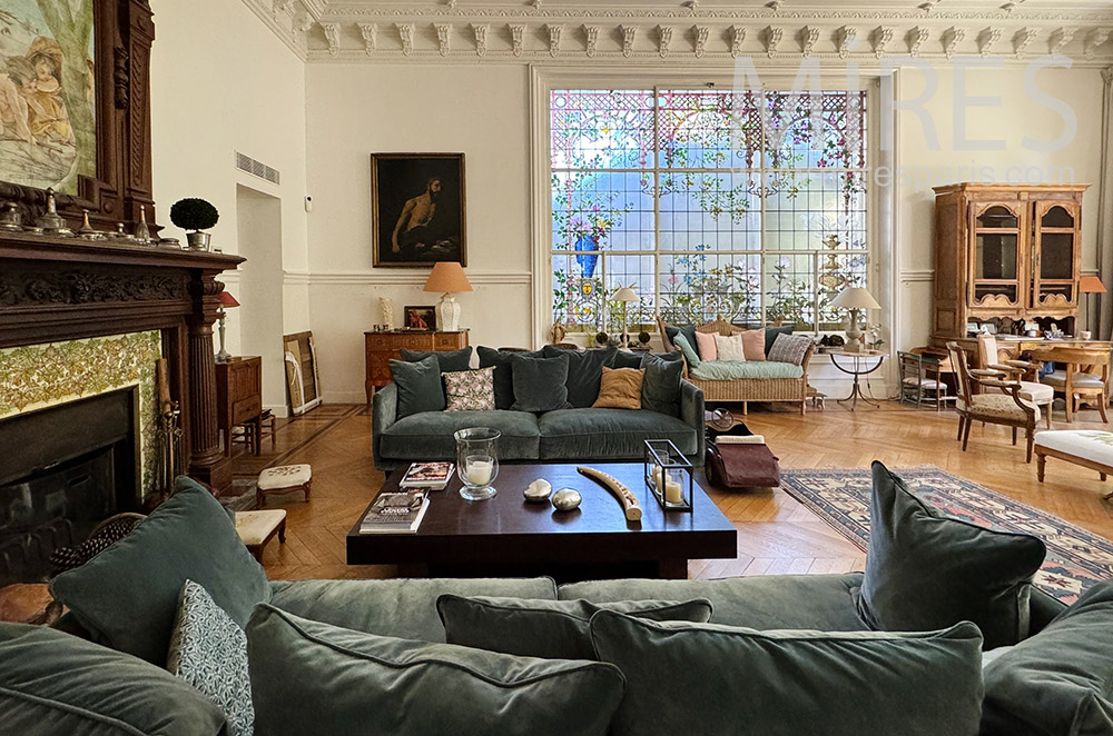 C2353 – Living Room