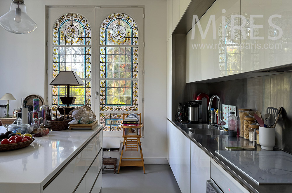 C2353 – Kitchen