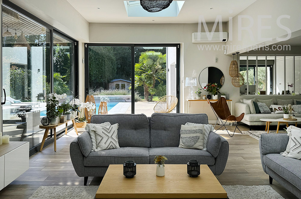 C2354 – Living Room