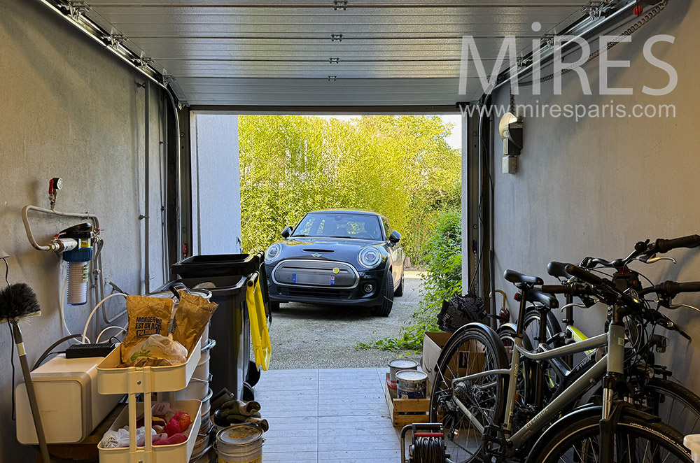 C2354 – Garage