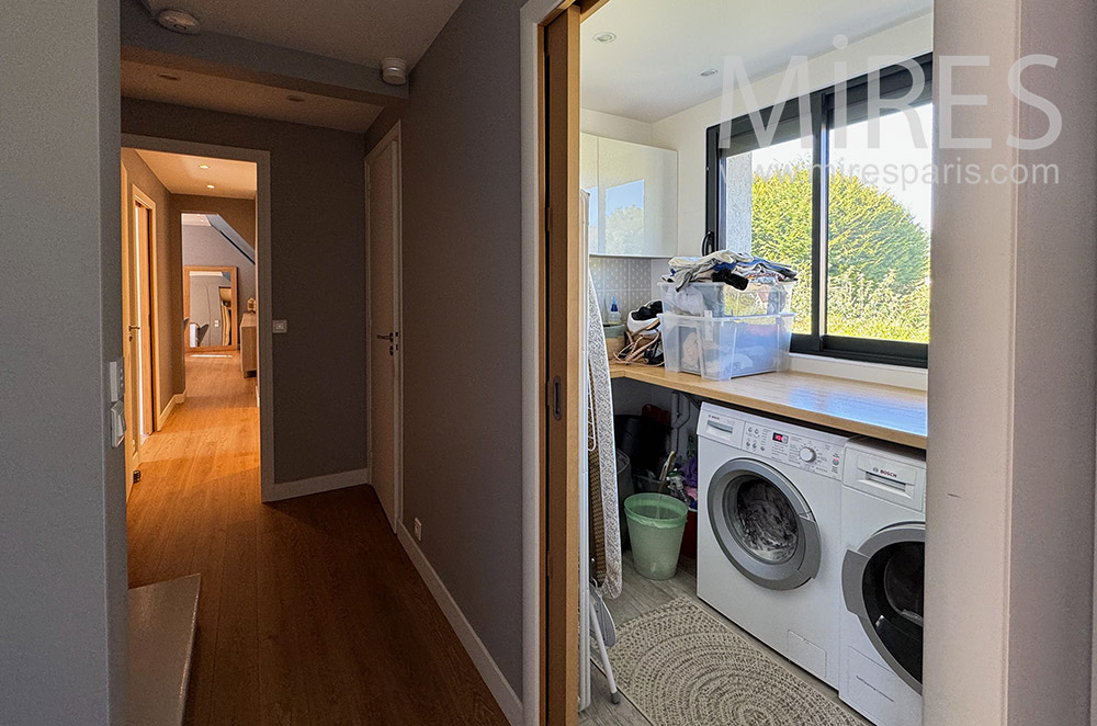 C2354 – Laundry room