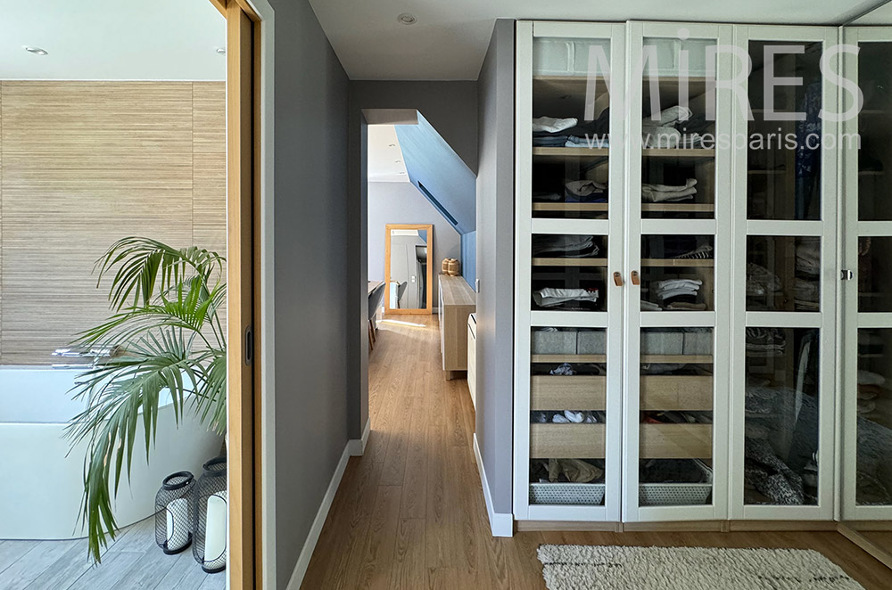 C2354 – Corridor