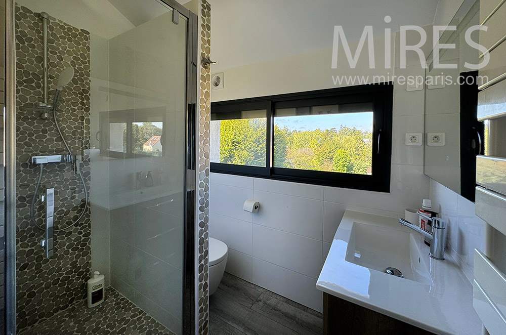 C2354 – Bathroom 3