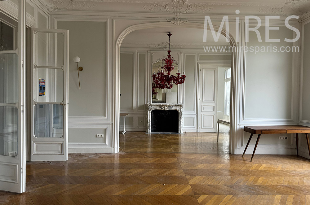 C2372 – Appartement haussmannien vide