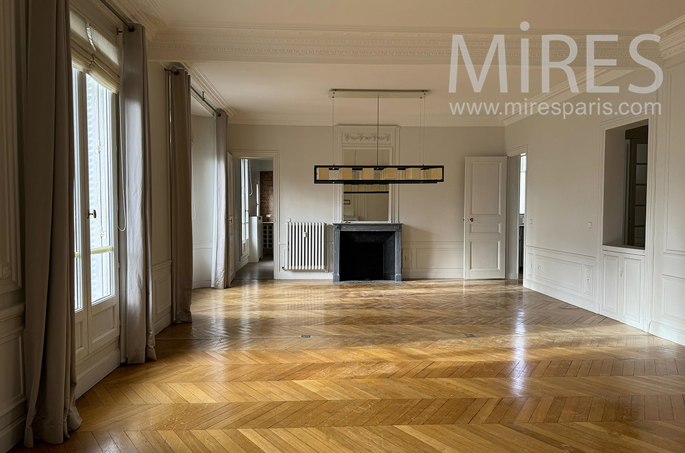 C2370 – Appartement 10