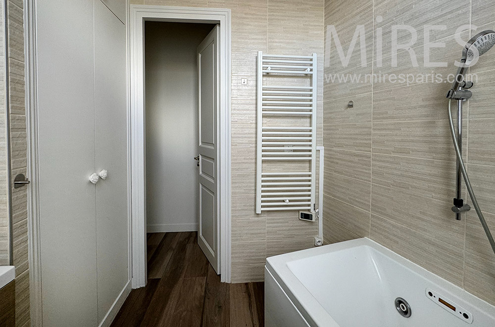 C2380 – Salle de bain