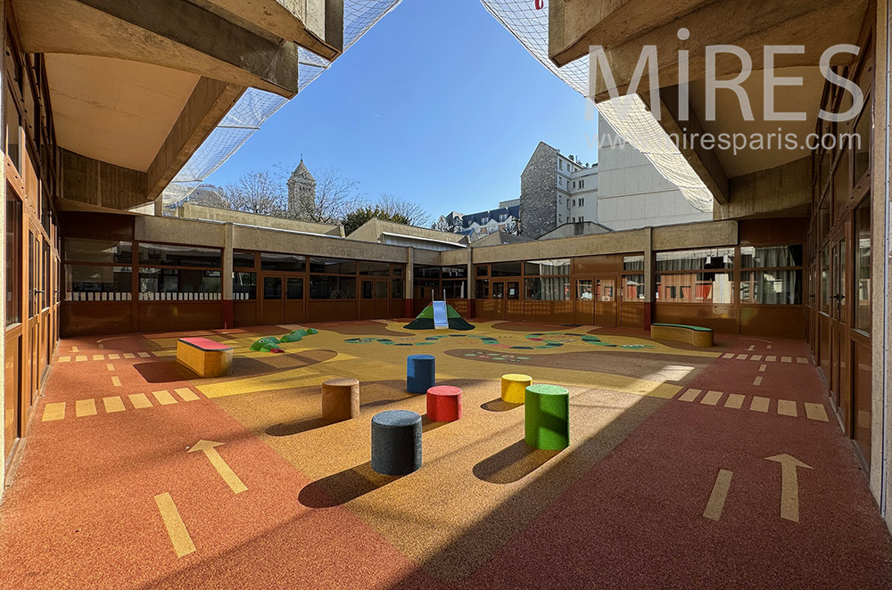 C2382 – Cour de récréation