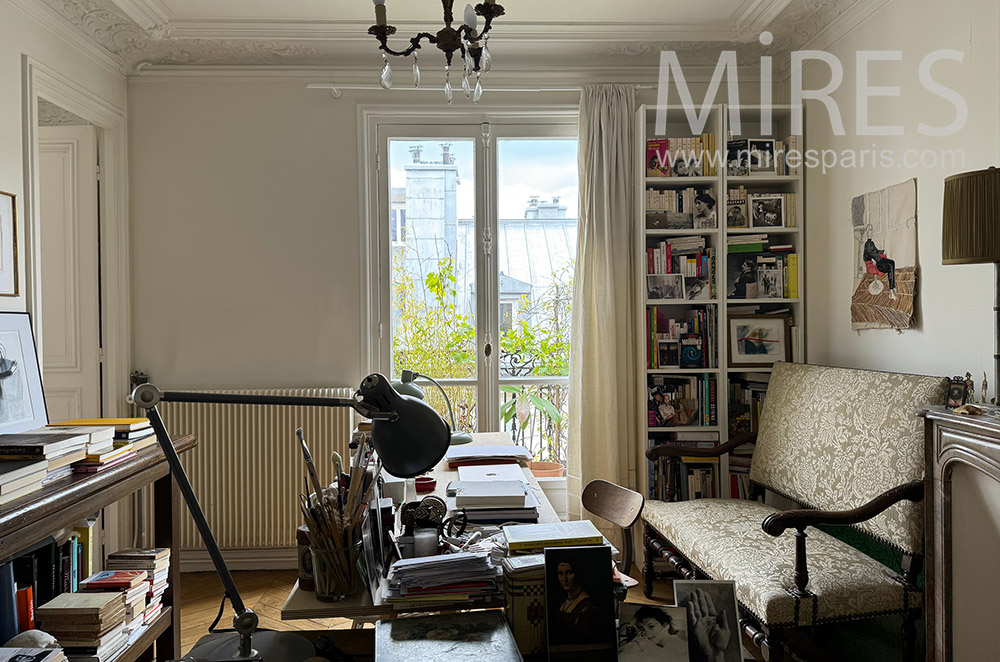 C2395 – Bureau