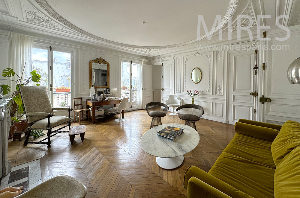 C2395 – Salon