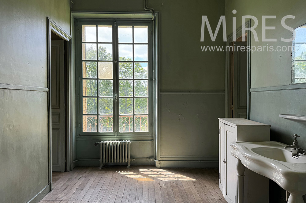 C2396 – Cabinet de toilette