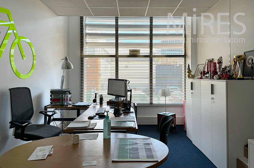 C2407 – Bureau 4
