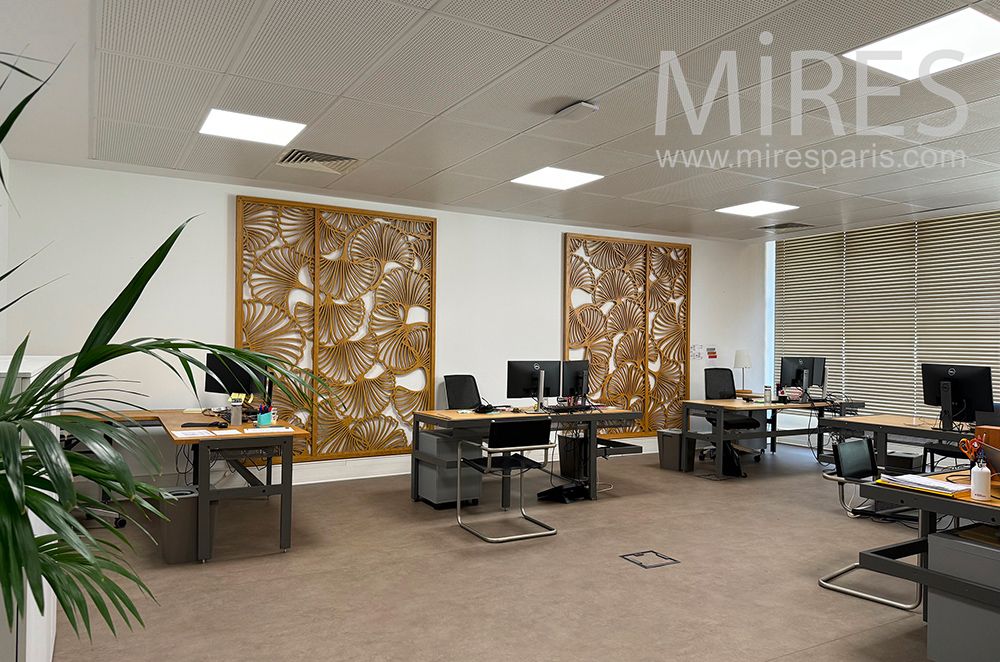 C2407 – Bureau 7
