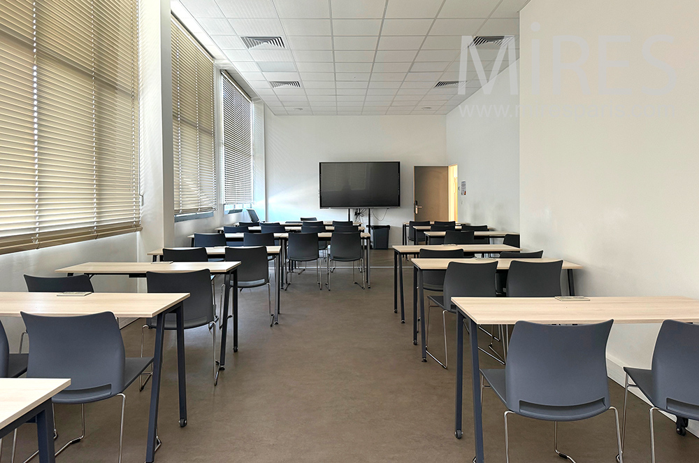 C2407 – Salle de classe 3