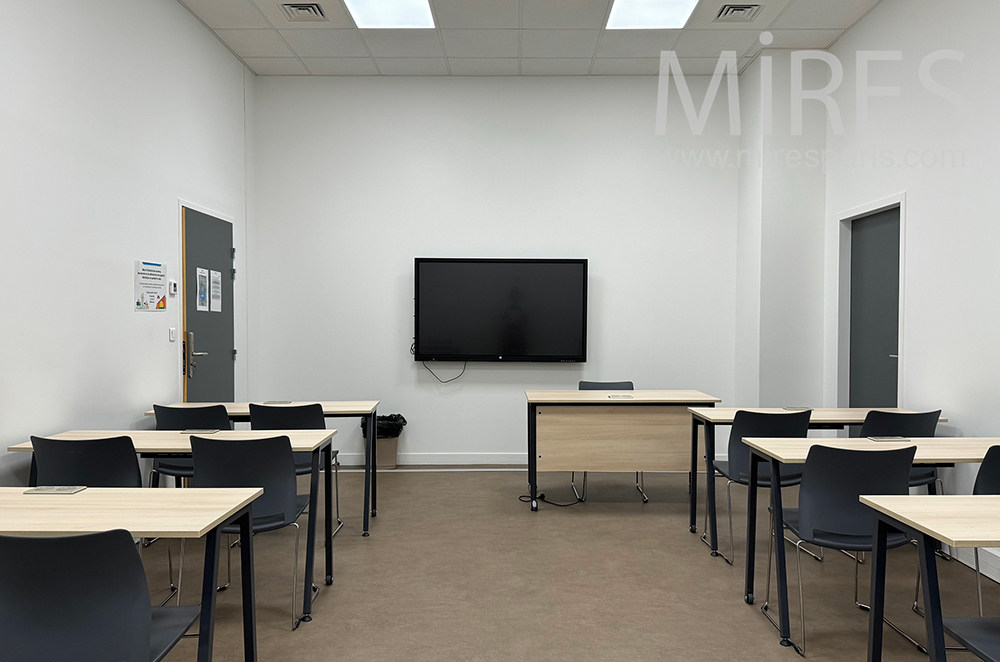 C2407 – Salles de classe 12 et 13