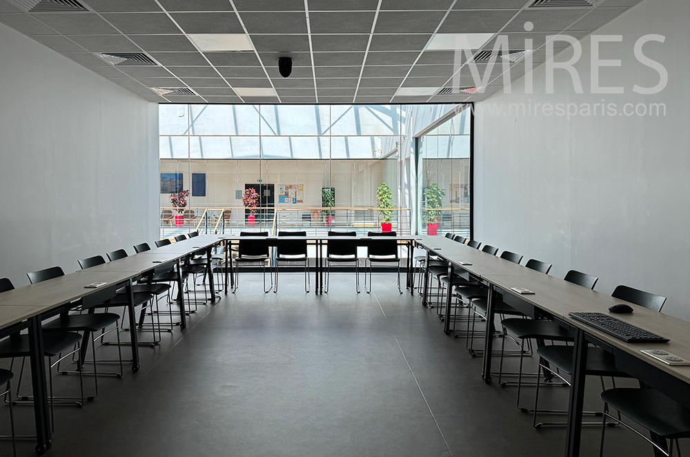C2407 – Salle de classe 25