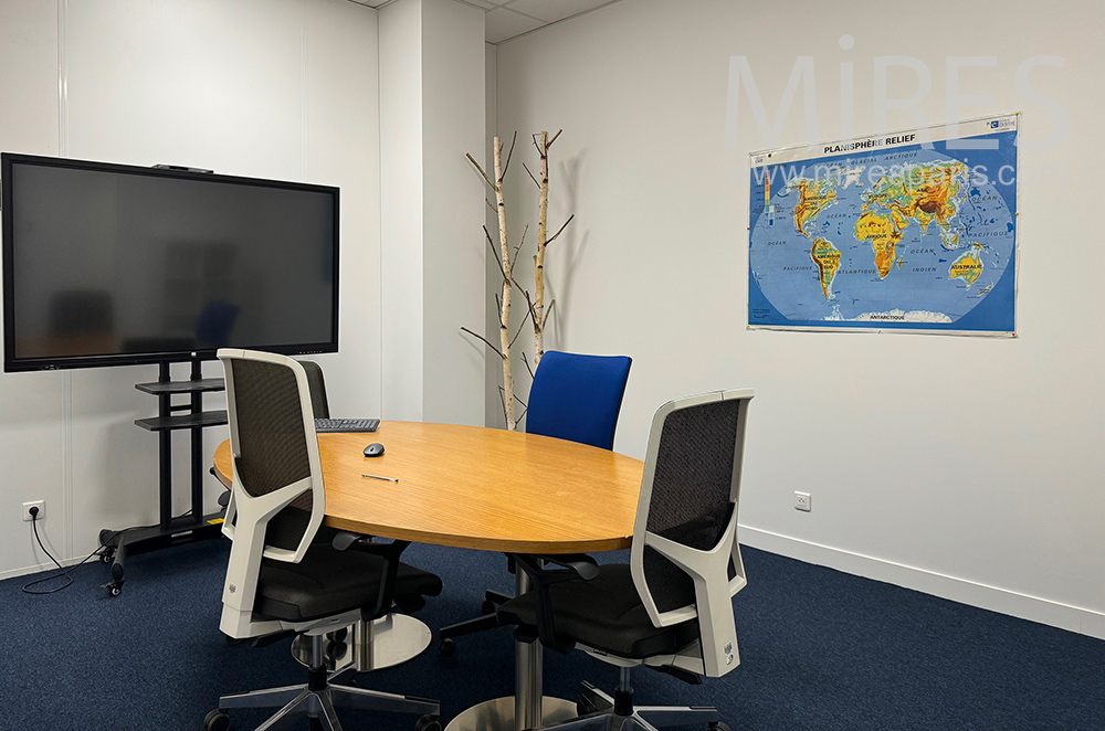 C2407 – Bureau 12
