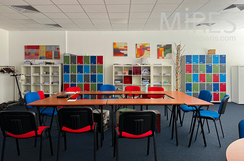 C2407 – Salle des professeurs