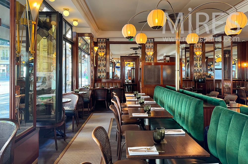 C2410 – Restaurant parisien