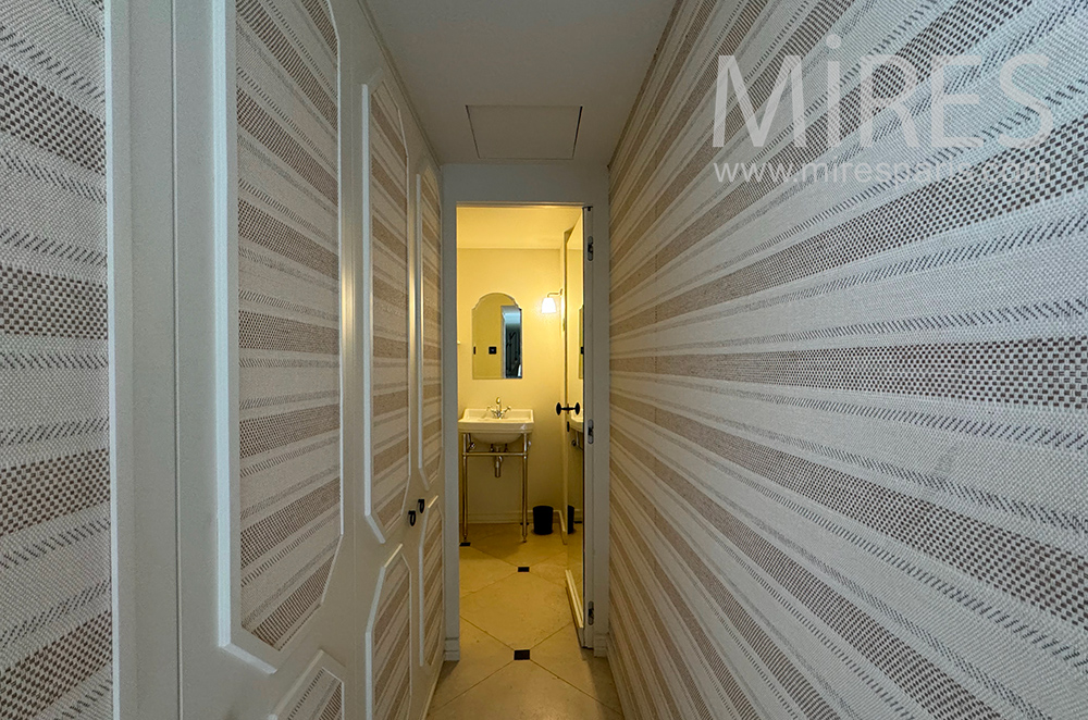 C2415 – Corridor
