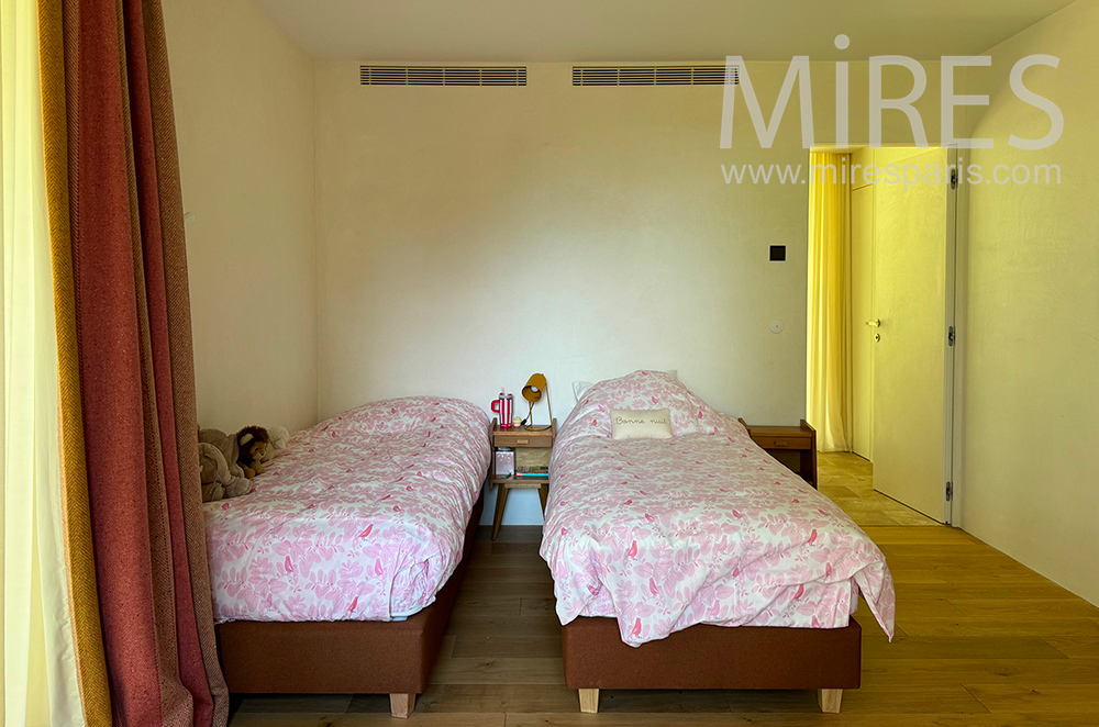 C2425 – Chambre 2